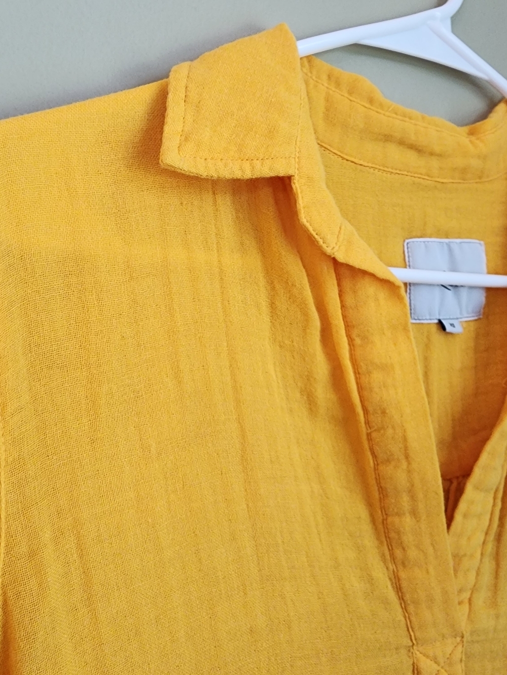 Rails Yellow Short-Sleeve V-Neck Blouse 100% organic cotton. - Picture 5 of 7